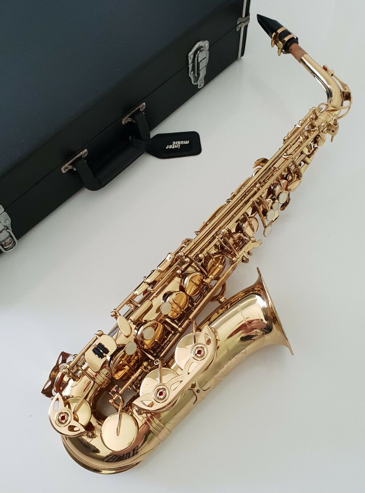 Alto Saxophone Eb Sax in Gold Lacquer with Hard Case- Intermusic Full Outfit - Opened – Never Used