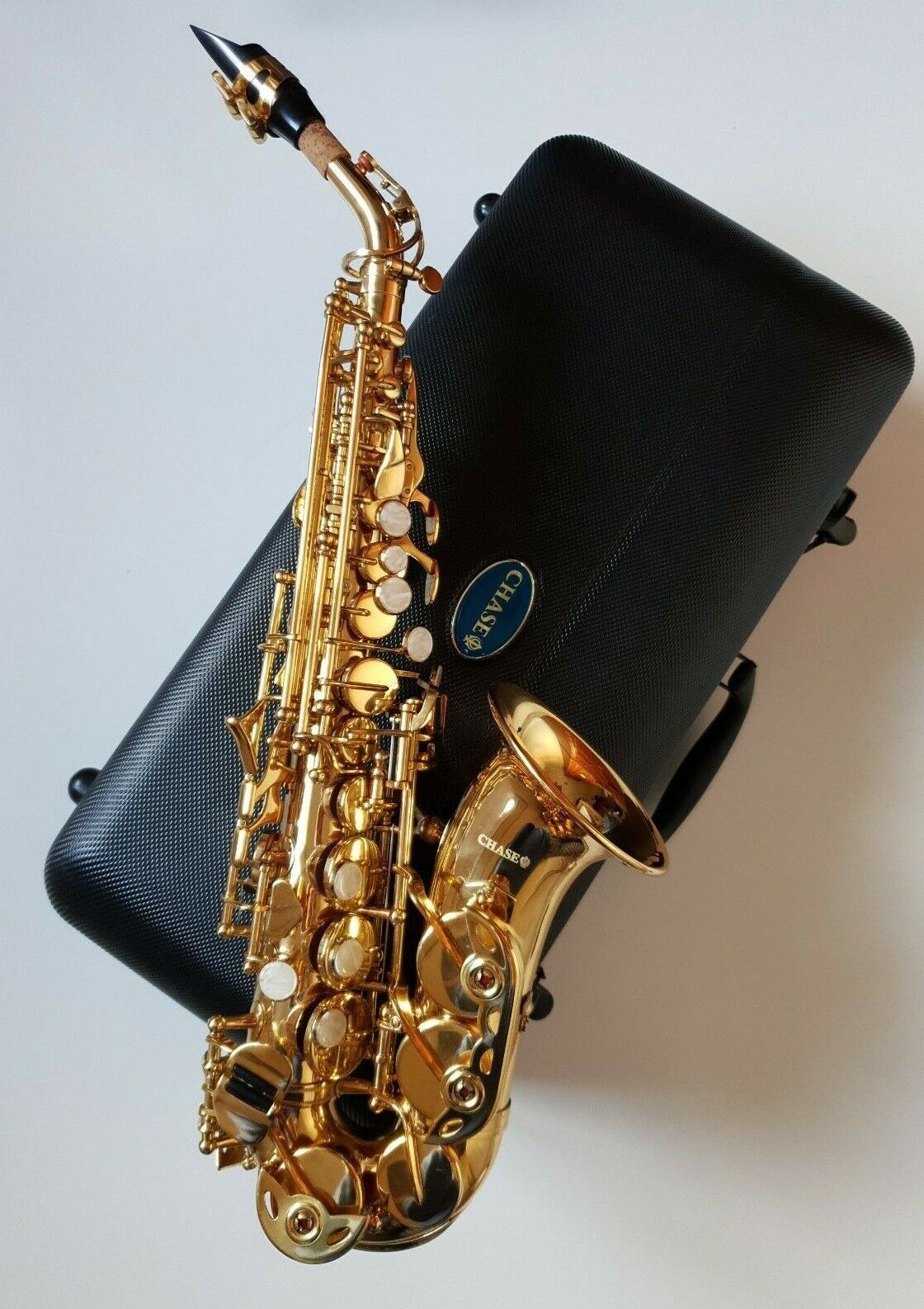 Saxophone Soprano Curved in Bb Gold Lacquer In Hard Case Full Chase Outfit .