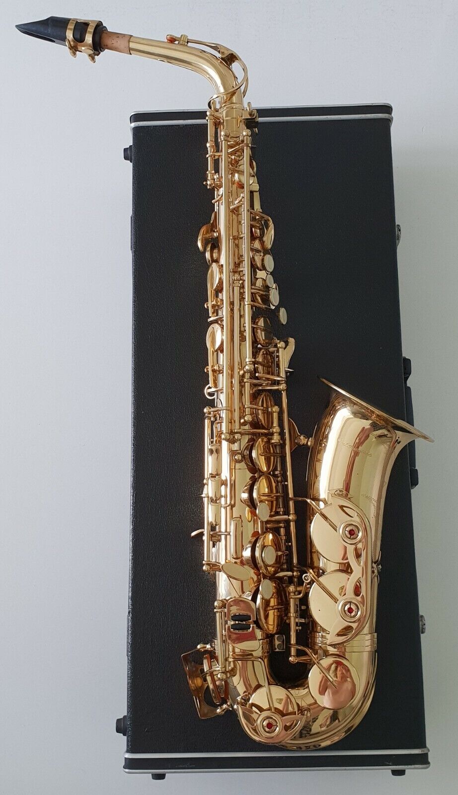 Alto Saxophone Eb Sax in Gold Lacquer with Hard Case- Intermusic Full Outfit - Opened – Never Used