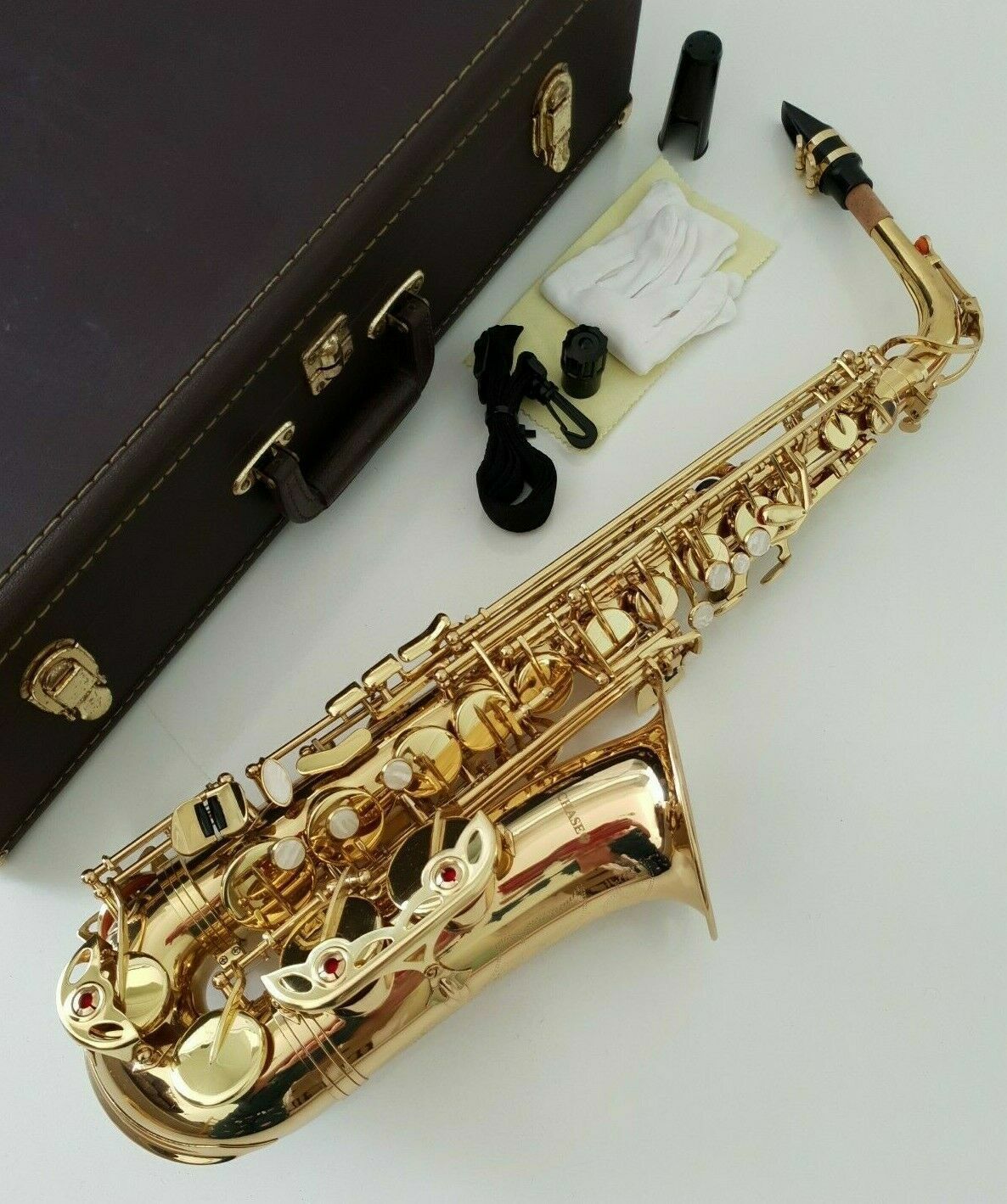 Alto Saxophone in Eb Sax in Gold Finish with Hard Case - Full Chase Outfit - 2