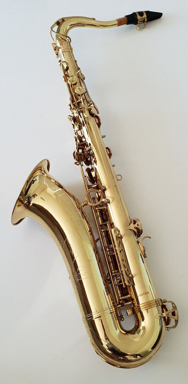 Saxophone Tenor Bb Sax in Gold Lacquer & Hard Case - Complete Chase Outfit - - -