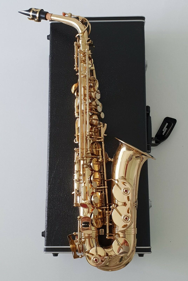 Alto Saxophone in Eb in Gold Lacquer In Hard Case - Intermusic Student Outfit - (opened never used)
